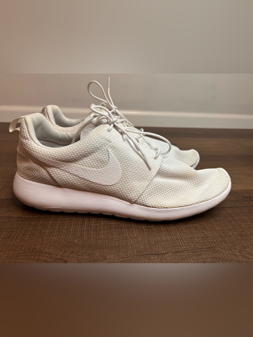 Nike Roshe One Men's Size 13 US White Running Shoe Athletic Sneaker 511881-112